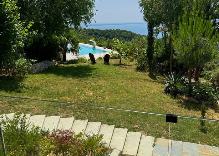 Ela - Cape Of Rodon * Draç